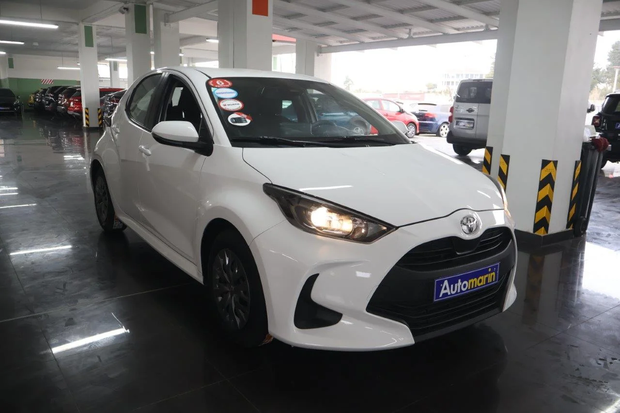 View 4 - Toyota Yaris - 2021