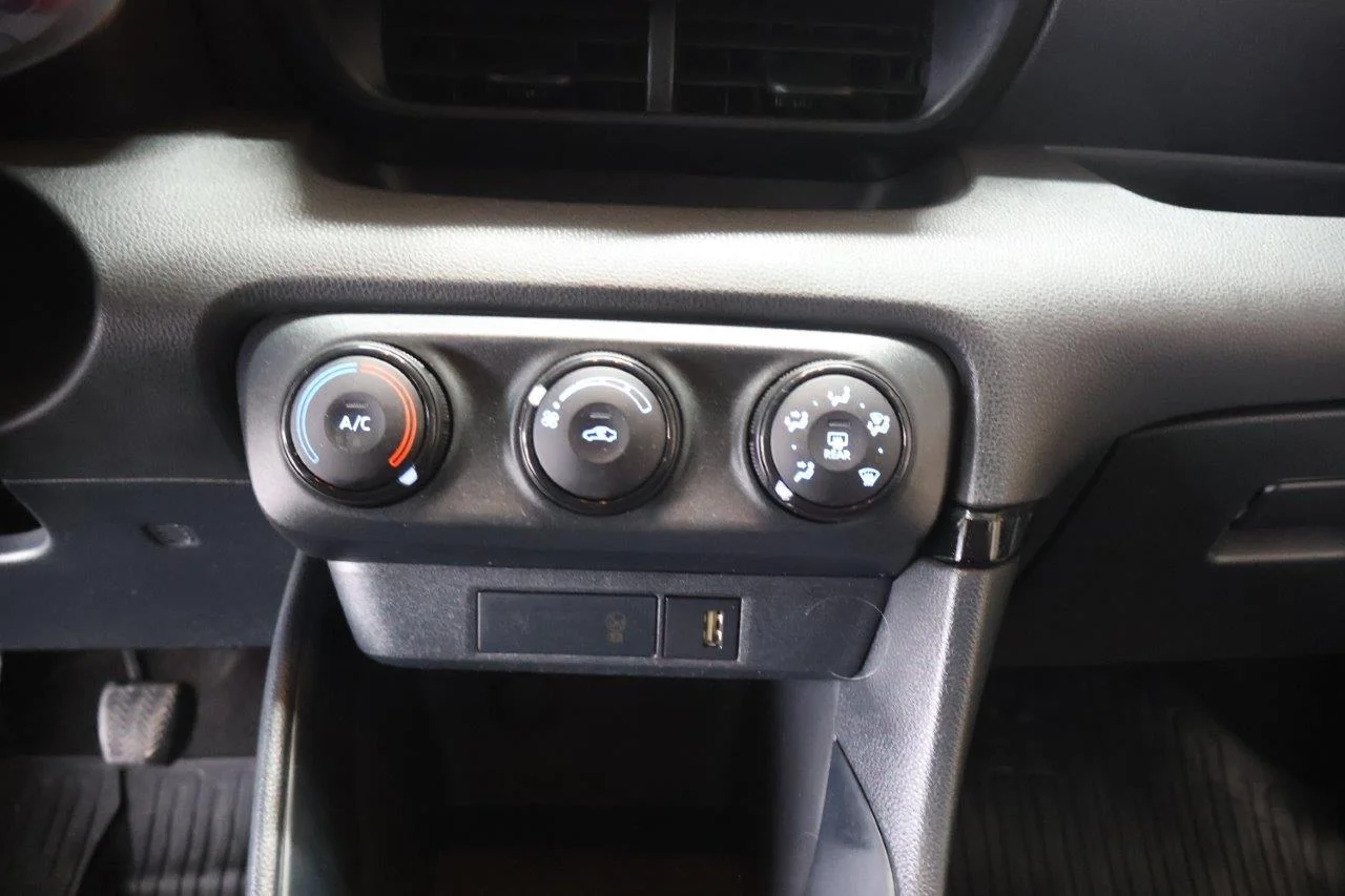 Toyota Yaris - View model 25