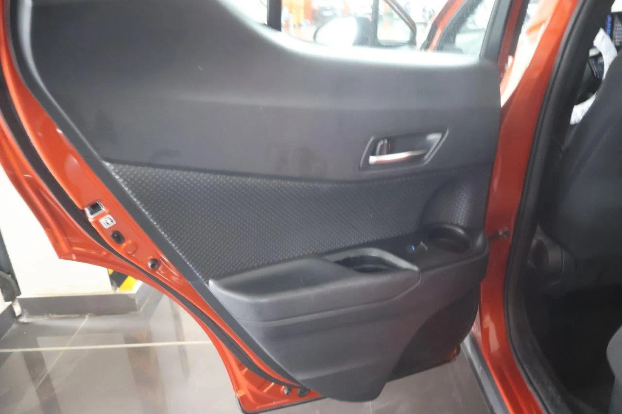 Toyota C-HR - View model 30