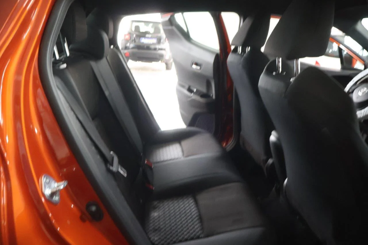 Toyota C-HR - View model 32