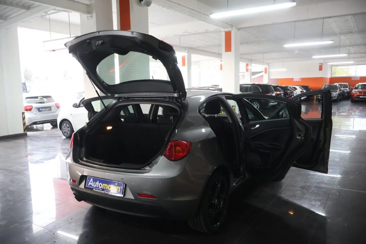 Alfa Romeo Giulietta - View model 7