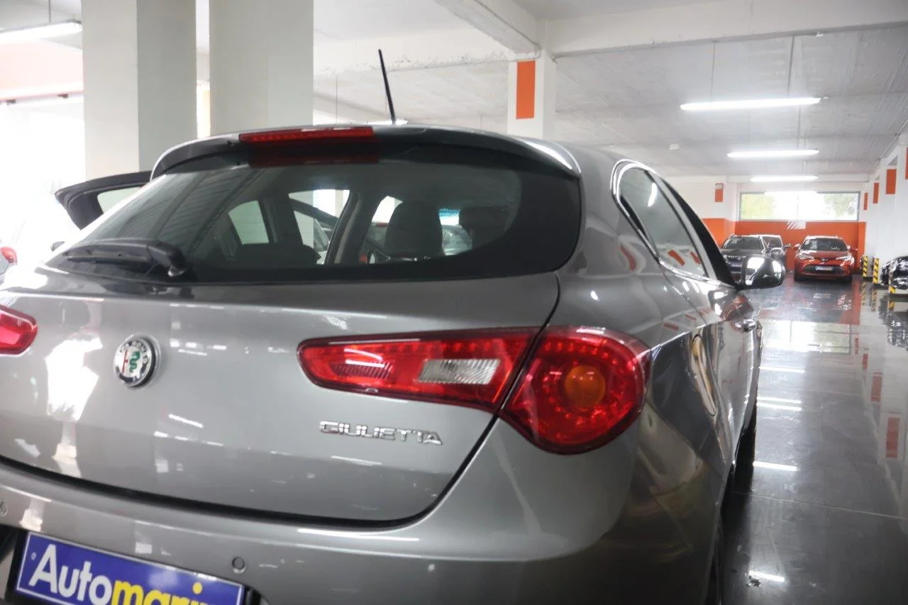 Alfa Romeo Giulietta - View model 10