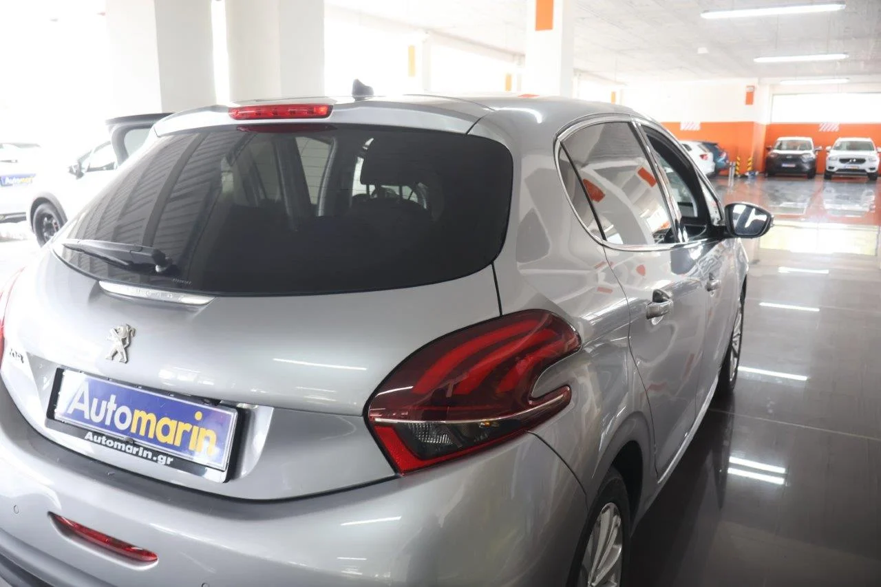 Peugeot 208 - View model 10