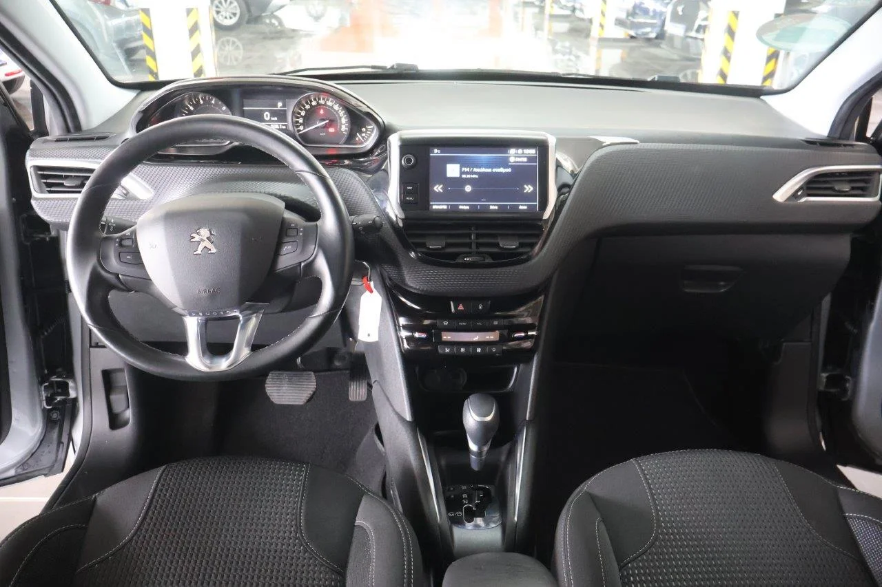 Peugeot 208 - View model 19