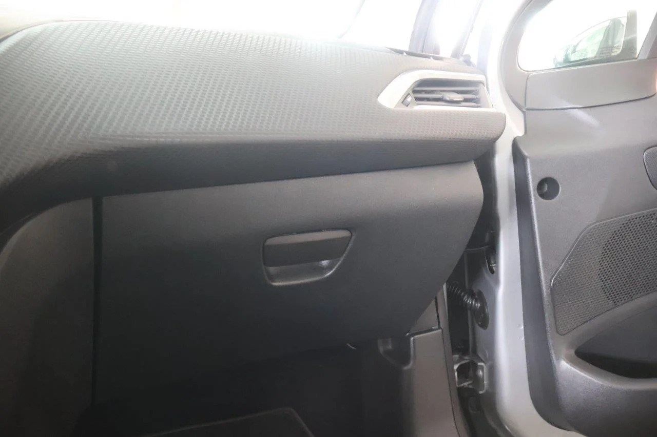 Peugeot 208 - View model 23