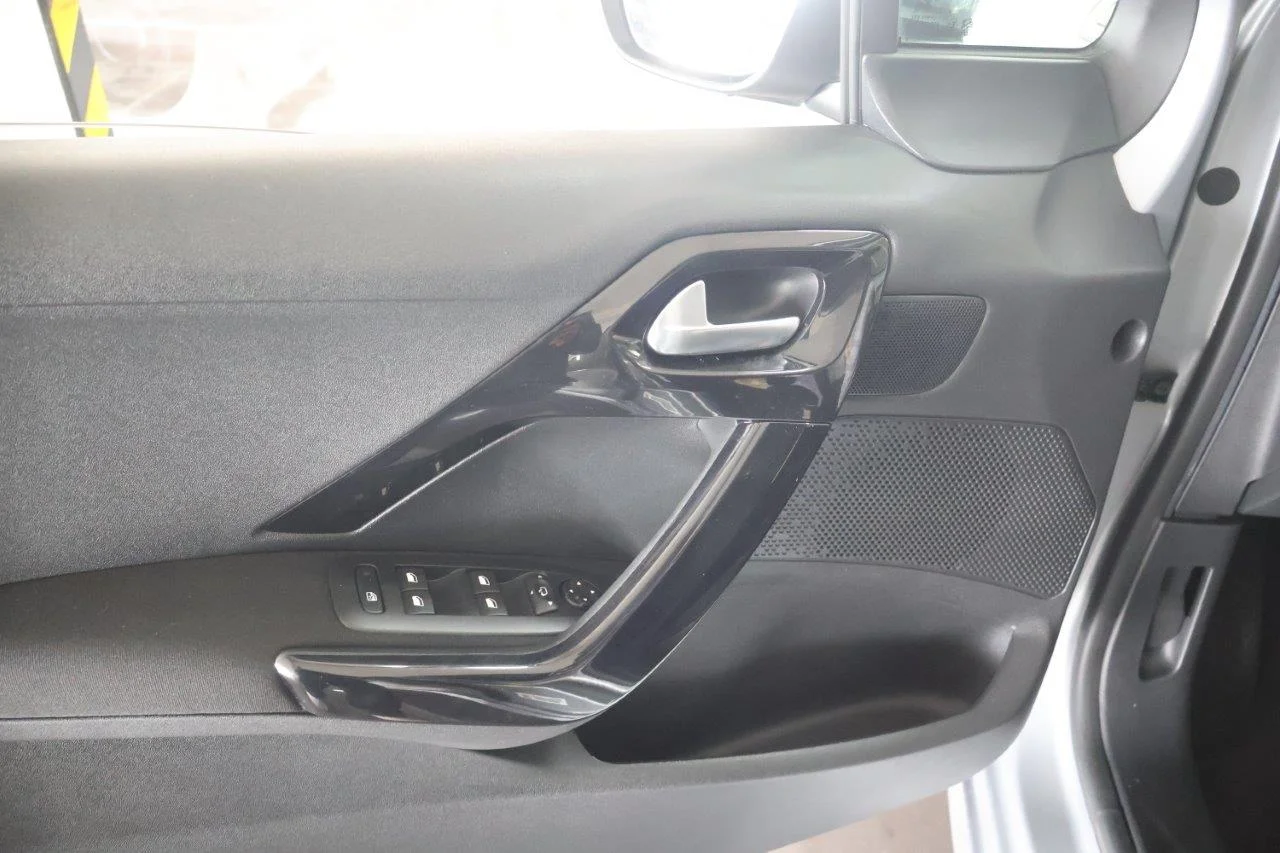 Peugeot 208 - View model 26