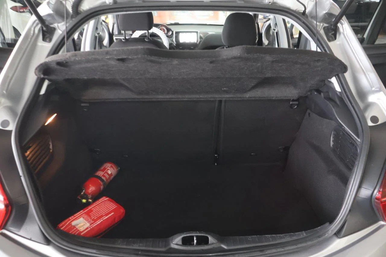 Peugeot 208 - View model 35