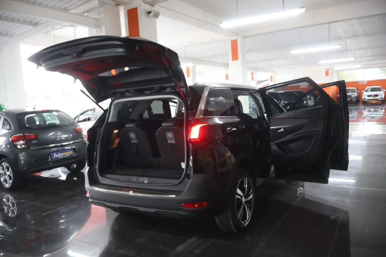 Peugeot 5008 - View model 7