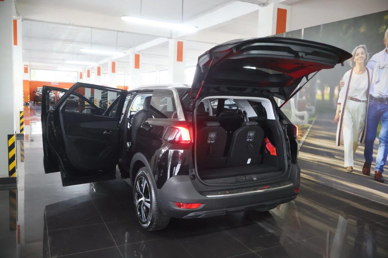 Peugeot 5008 - View model 9