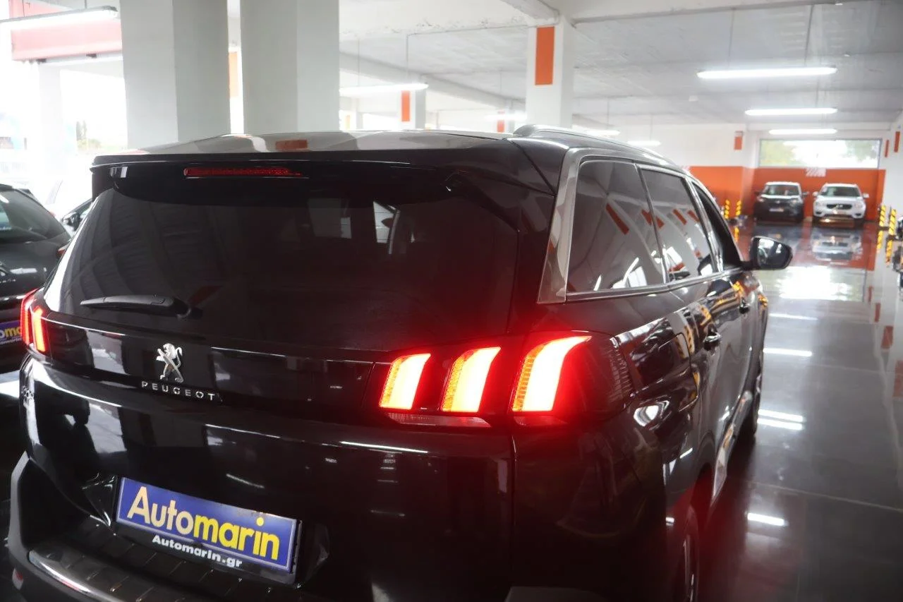 Peugeot 5008 - View model 10