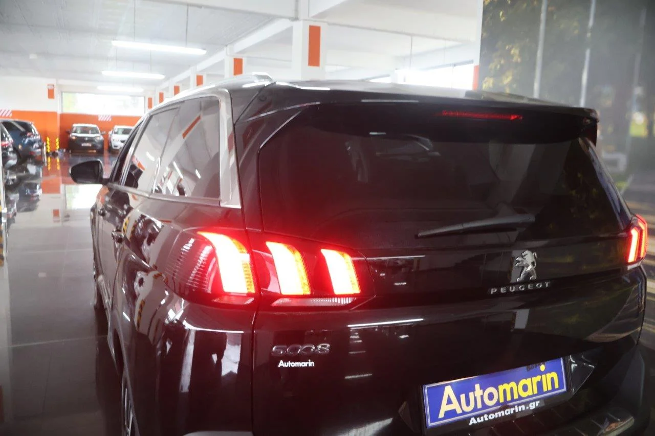 Peugeot 5008 - View model 11