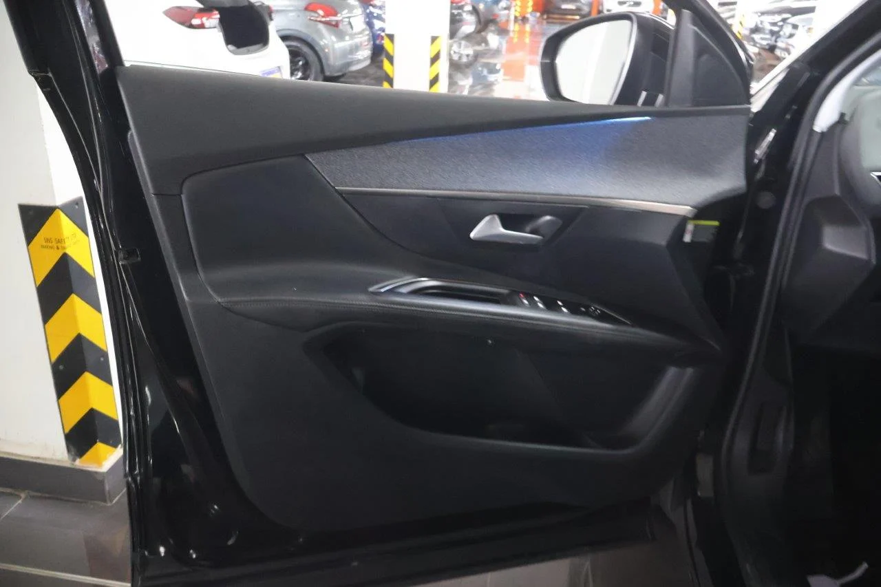 Peugeot 5008 - View model 24