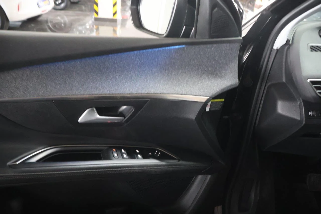 Peugeot 5008 - View model 25