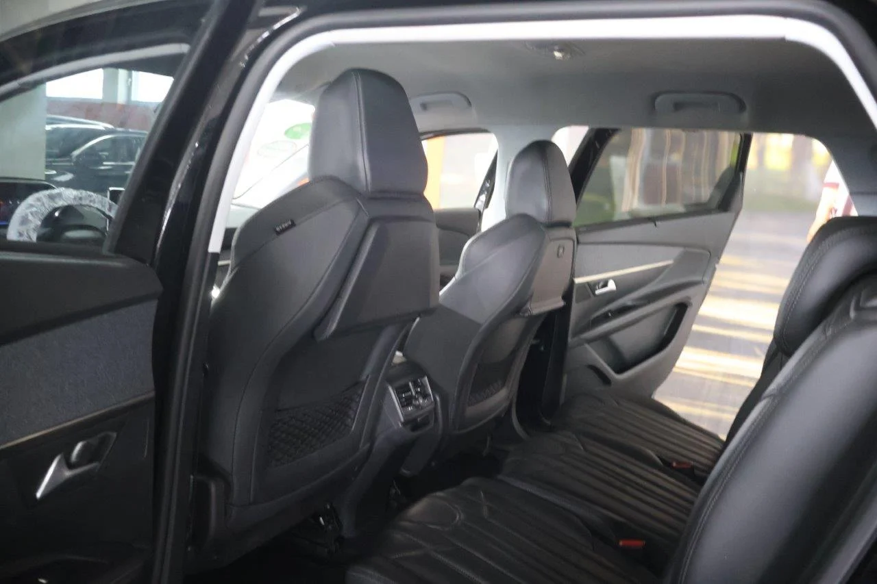 Peugeot 5008 - View model 28