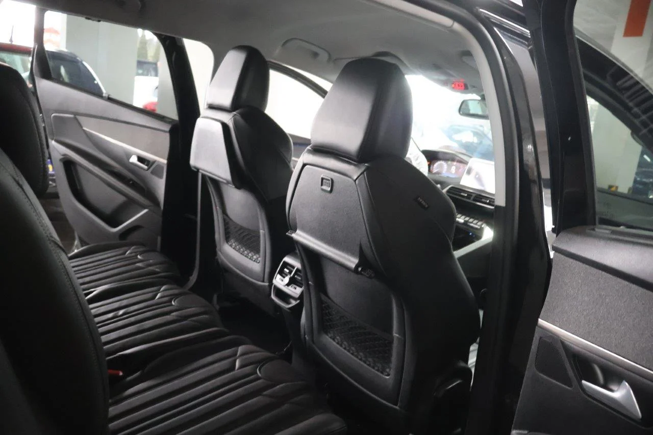 Peugeot 5008 - View model 31