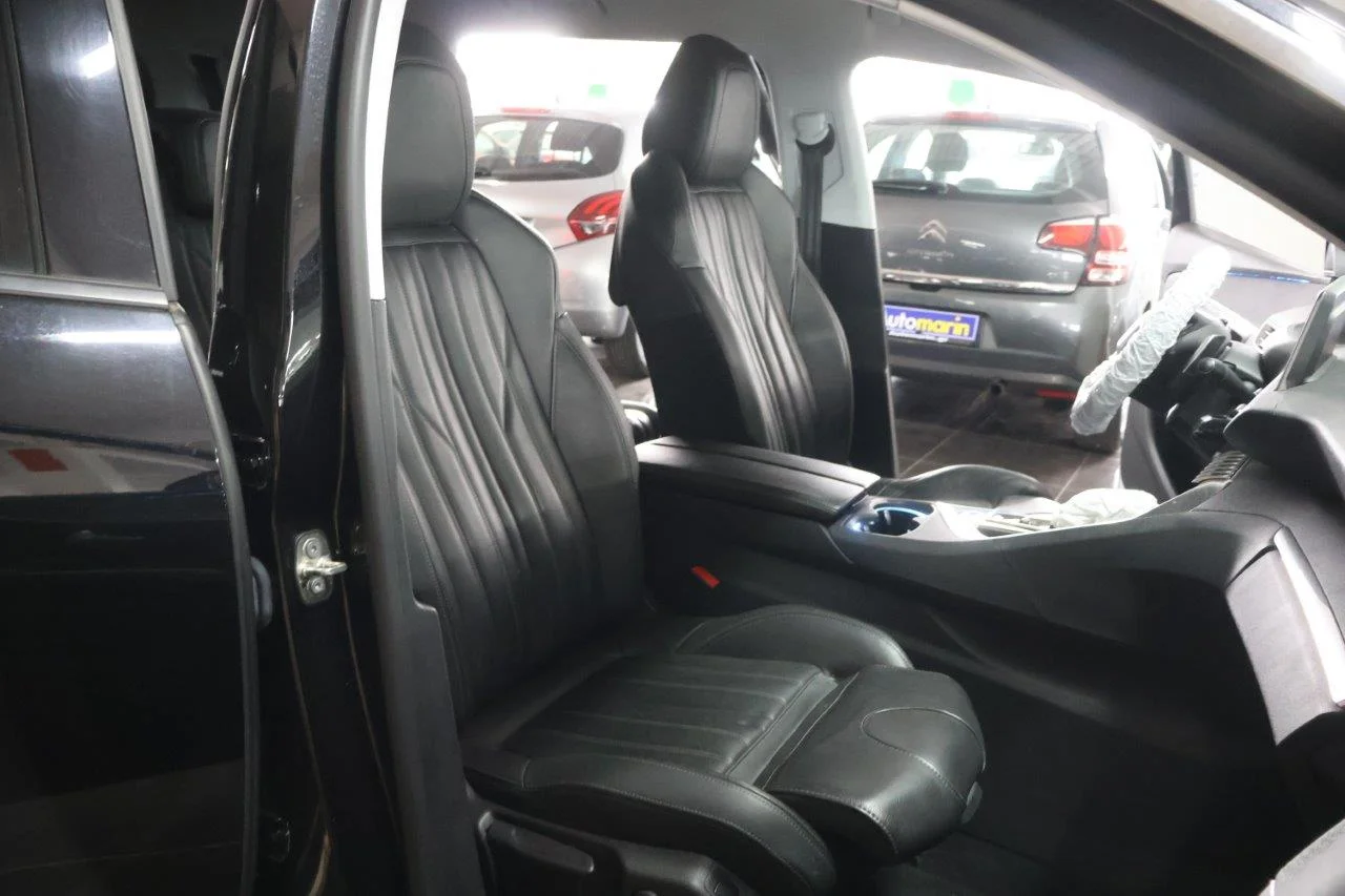 Peugeot 5008 - View model 33
