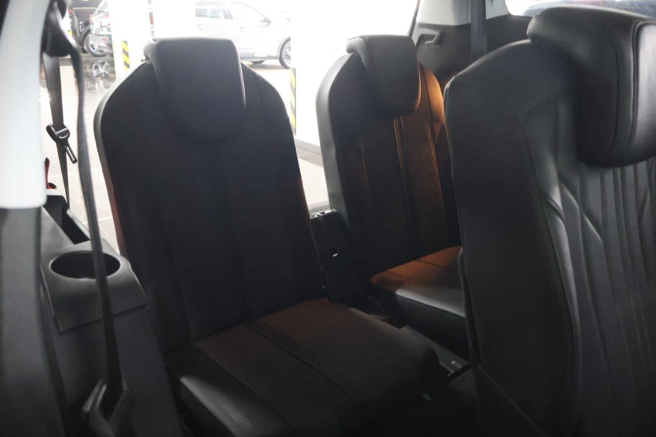 Peugeot 5008 - View model 35