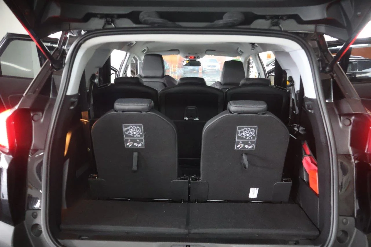 Peugeot 5008 - View model 36