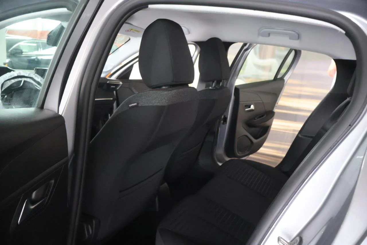 Peugeot 208 - View model 26
