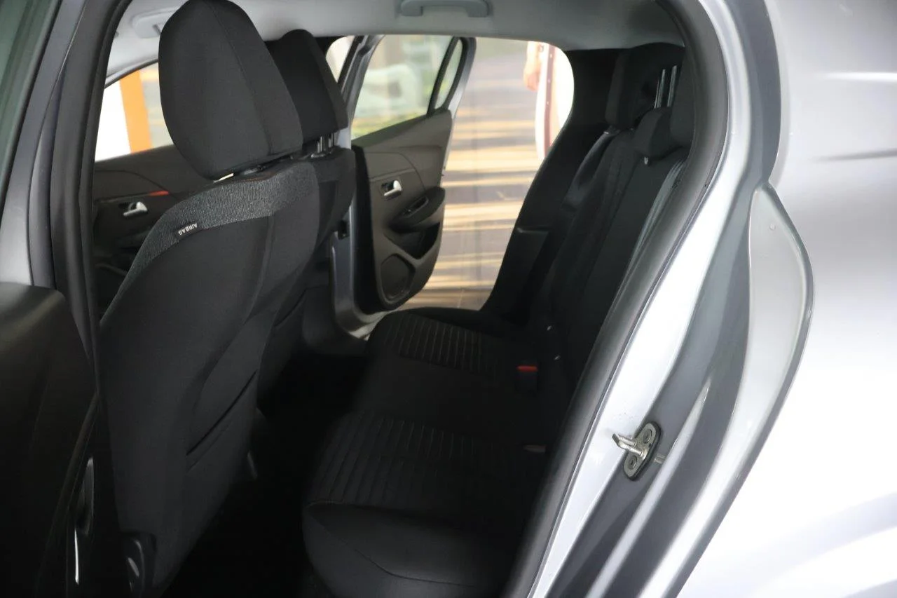 Peugeot 208 - View model 27