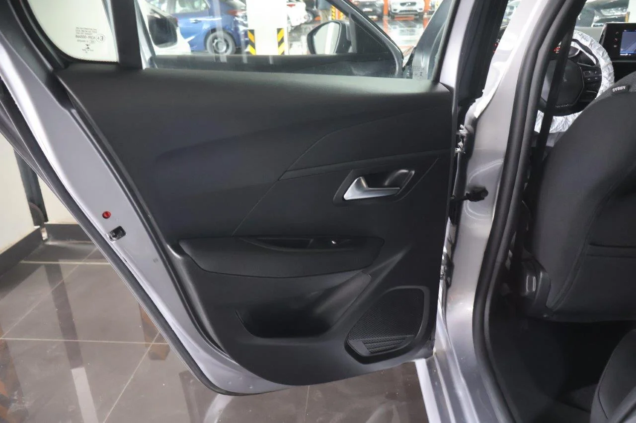 Peugeot 208 - View model 28