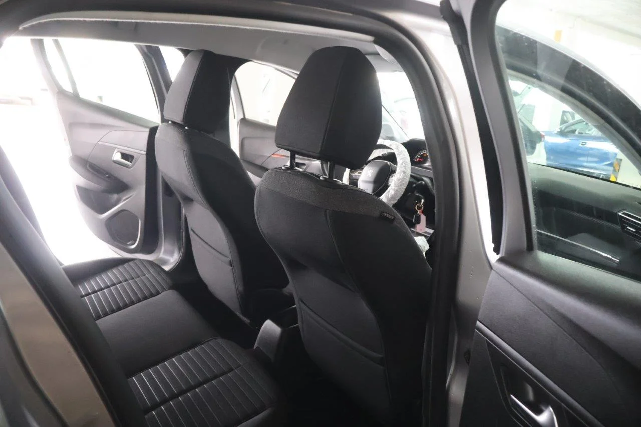 Peugeot 208 - View model 29