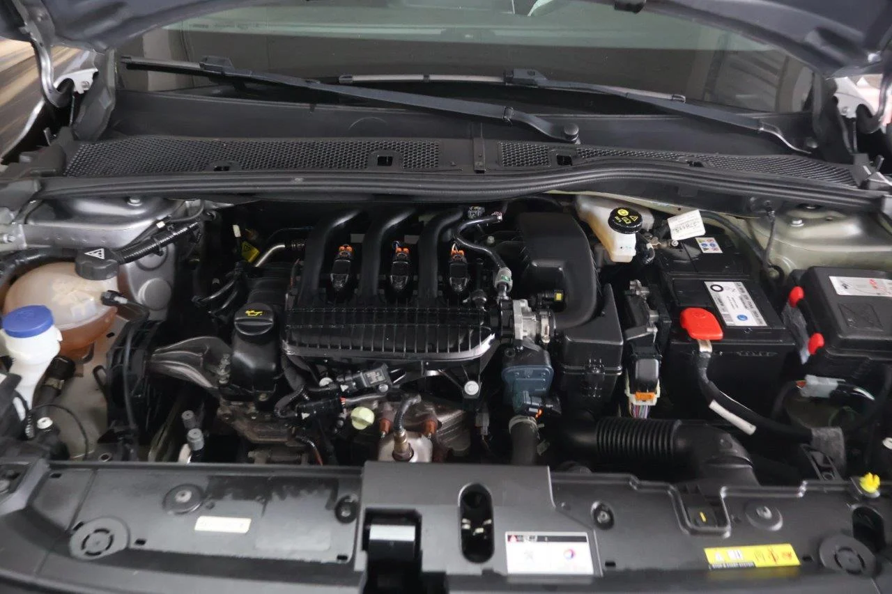 Peugeot 208 - View model 34