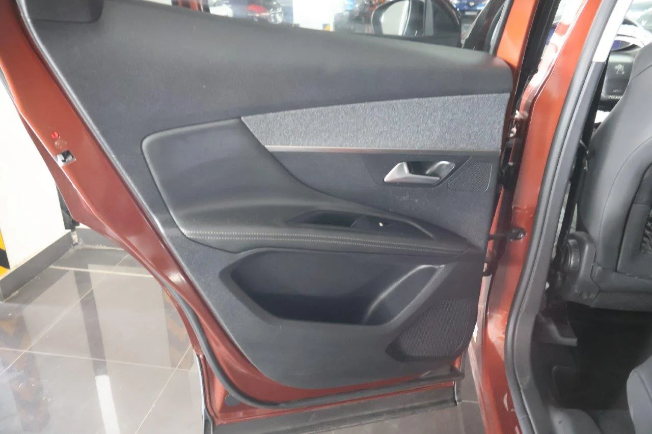 Peugeot 3008 - View model 30