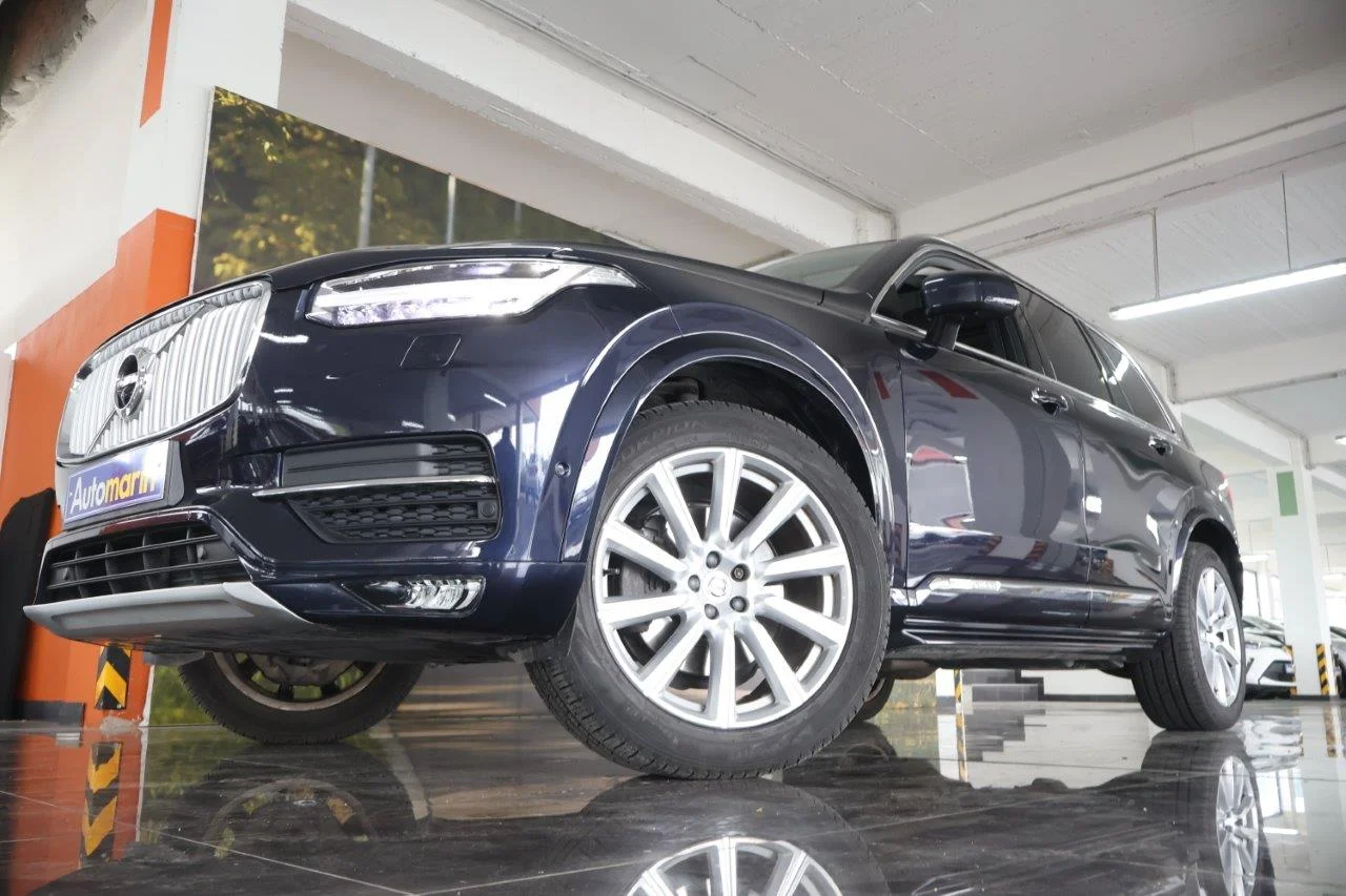 View 2 - Volvo XC 90 - 2015