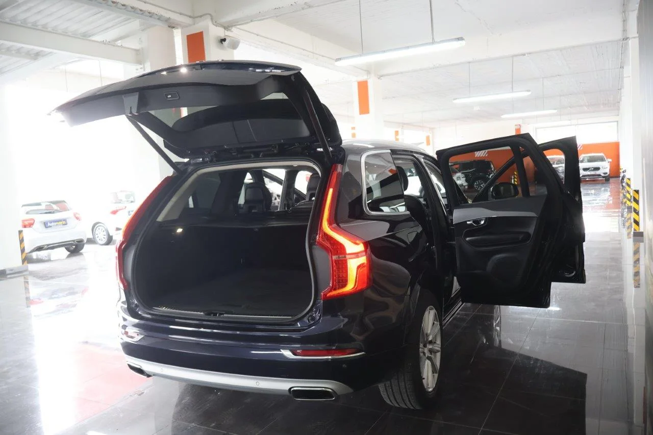 Volvo XC 90 - View model 7