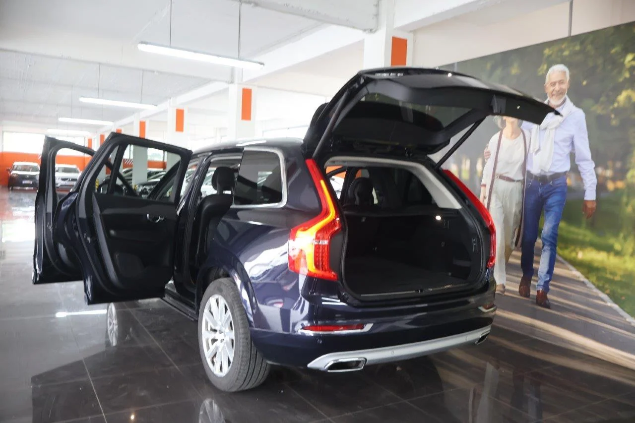 Volvo XC 90 - View model 9