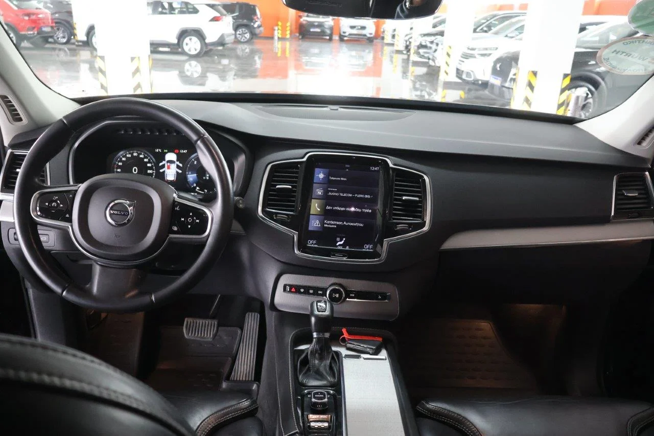 Volvo XC 90 - View model 19