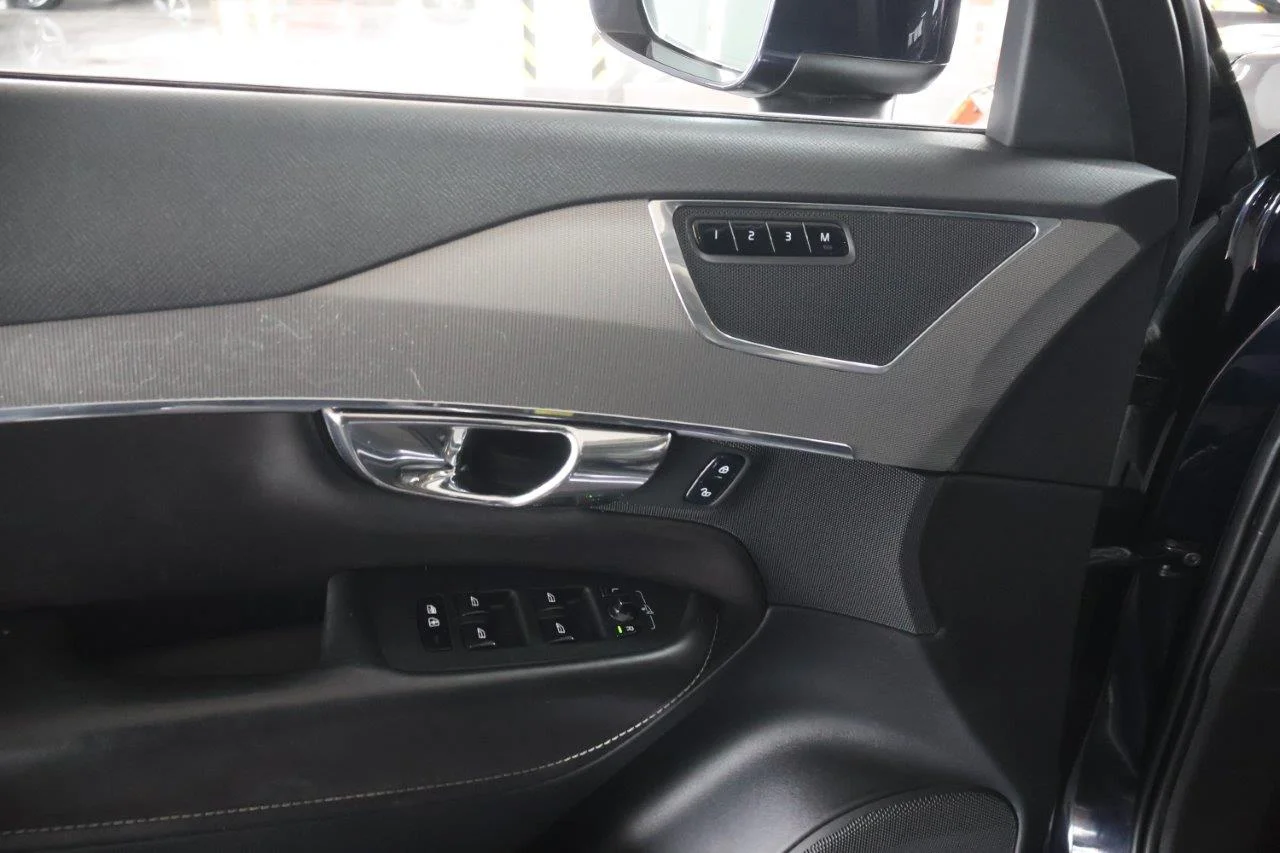 Volvo XC 90 - View model 26