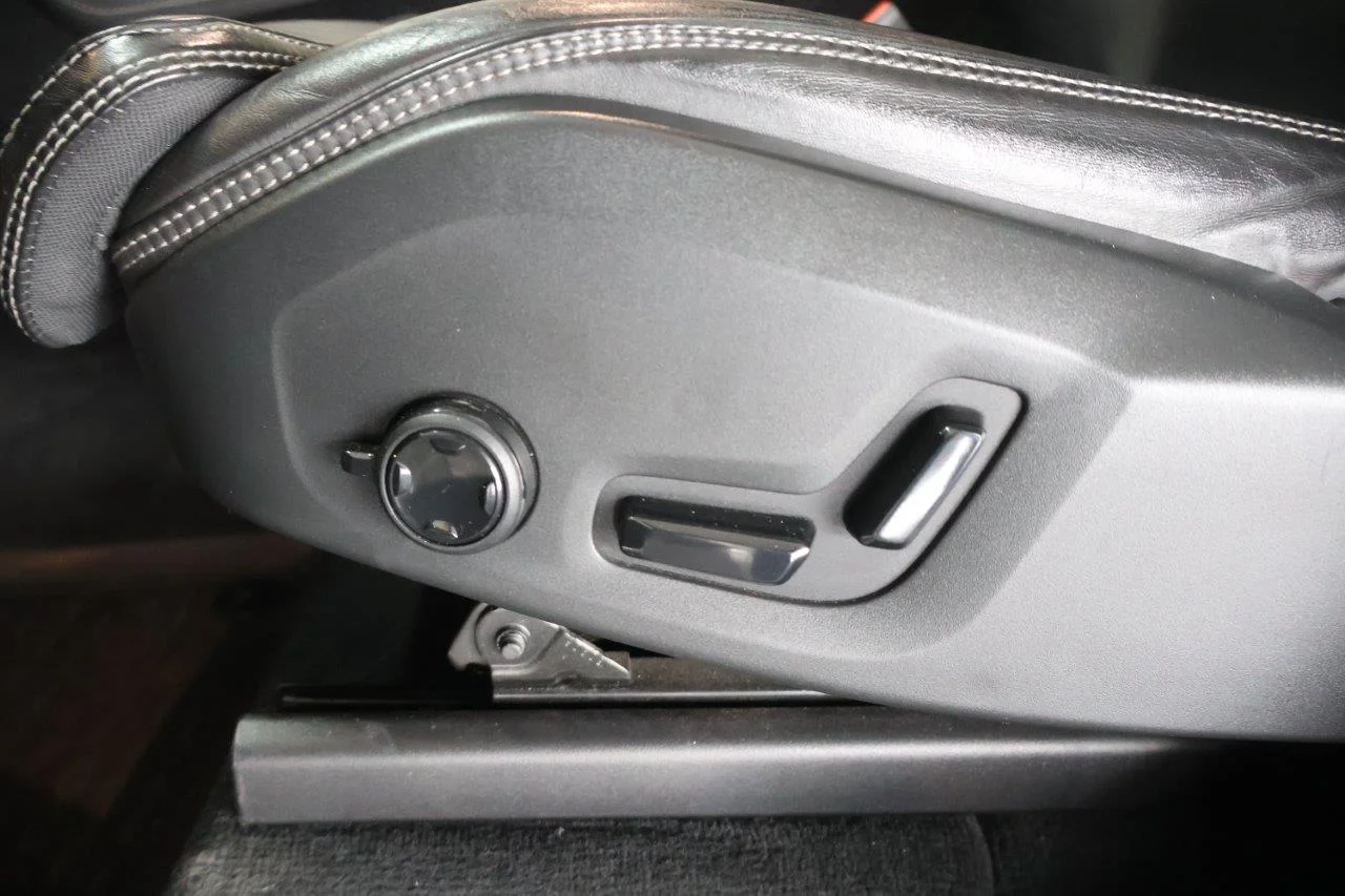 Volvo XC 90 - View model 27