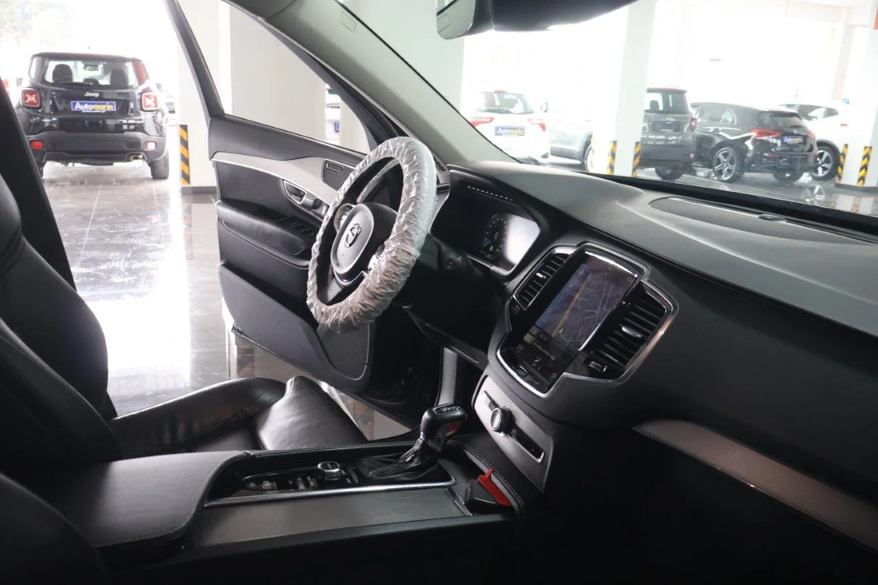 Volvo XC 90 - View model 37