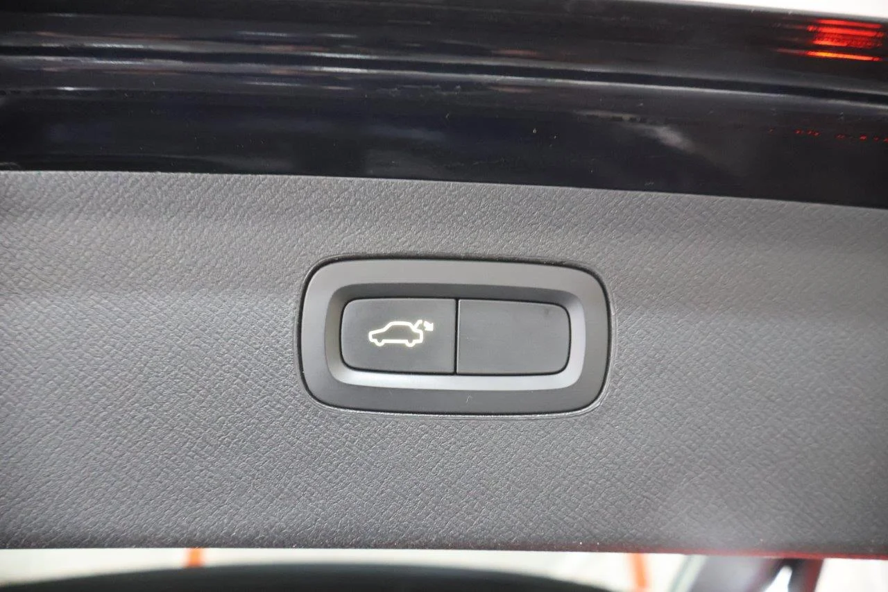 Volvo XC 90 - View model 39