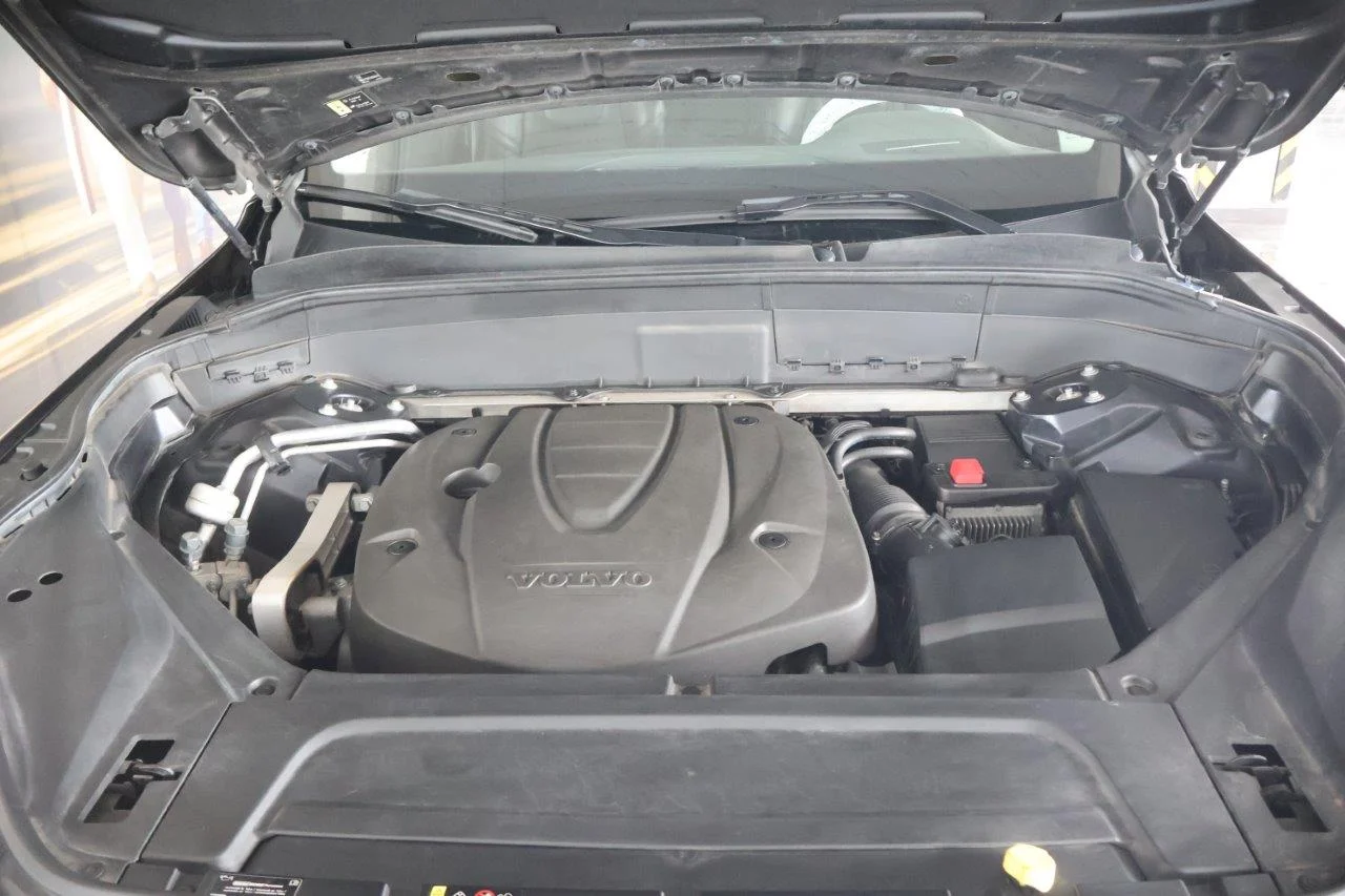 Volvo XC 90 - View model 40