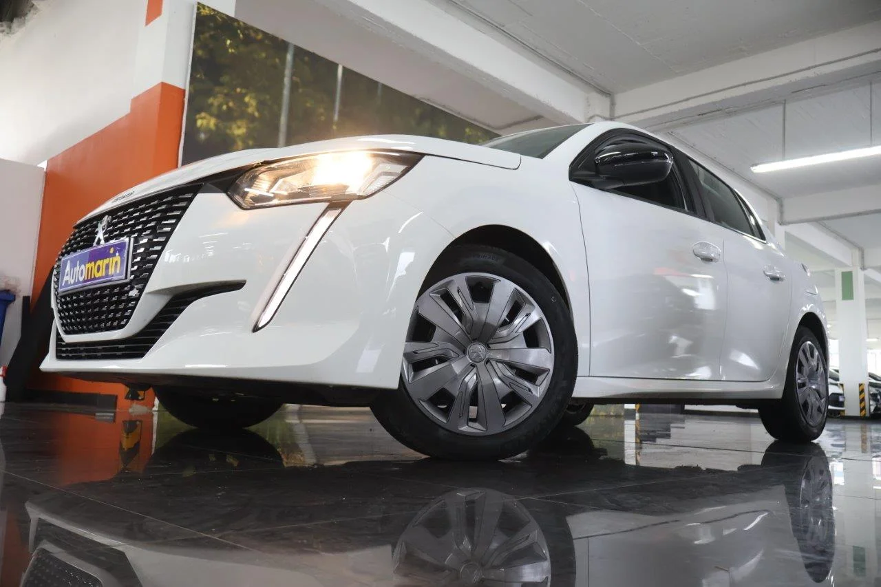 View 2 - Peugeot 208 - 2023