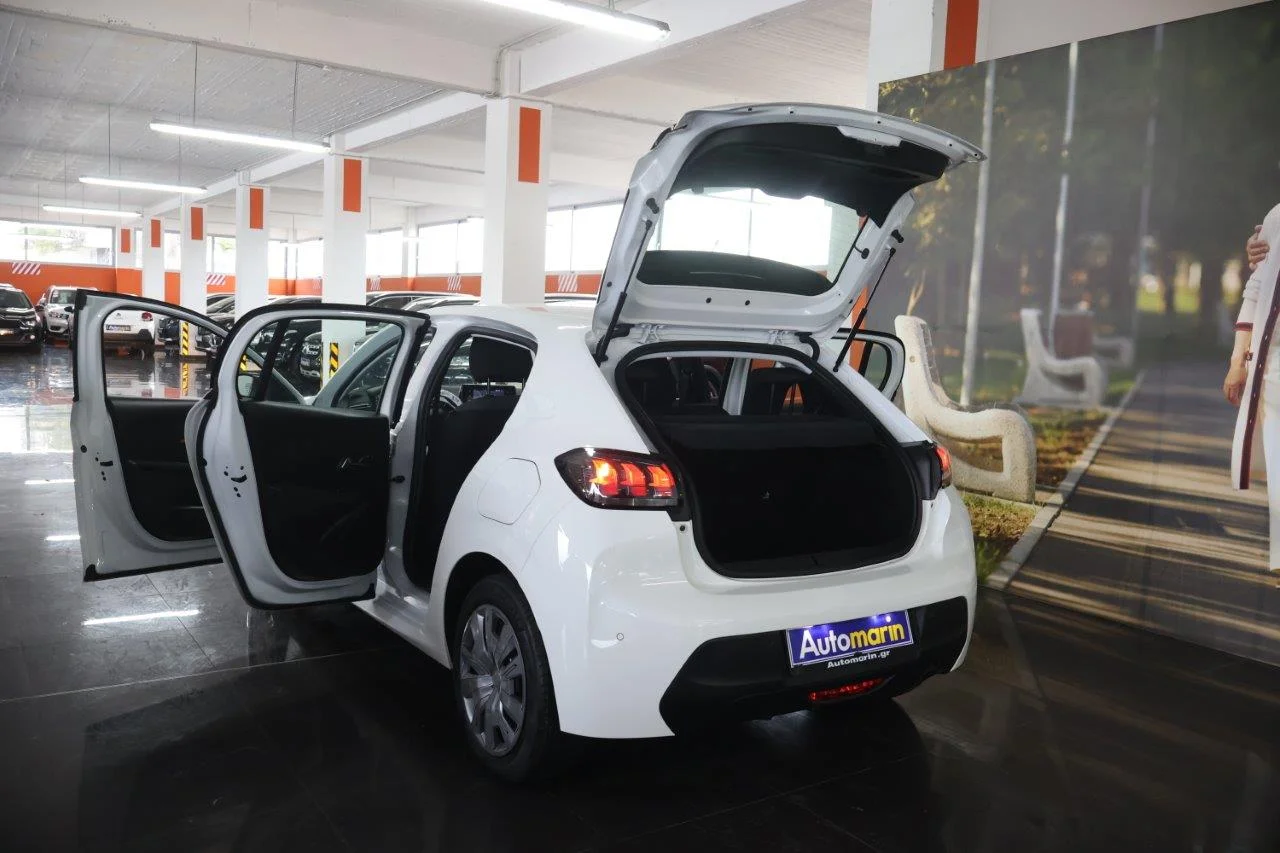 Peugeot 208 - View model 9