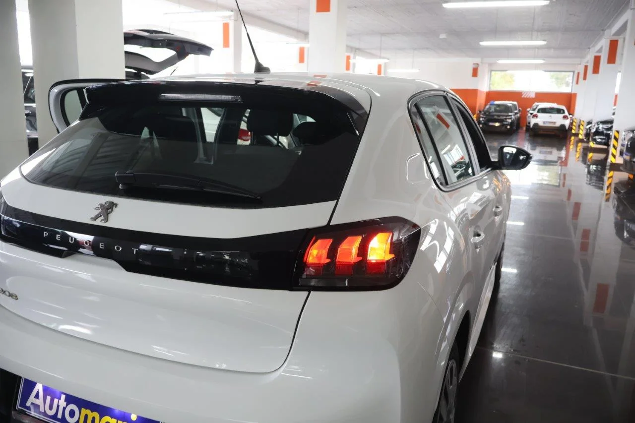Peugeot 208 - View model 10