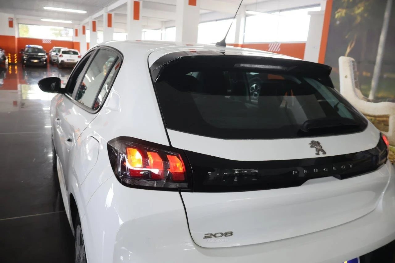 Peugeot 208 - View model 11
