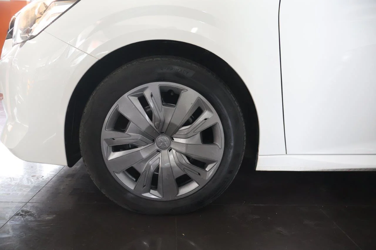 Peugeot 208 - View model 13