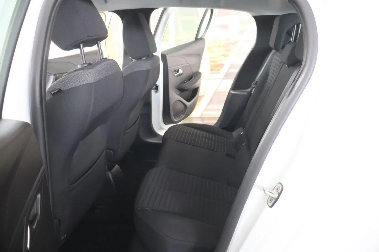 Peugeot 208 - View model 28