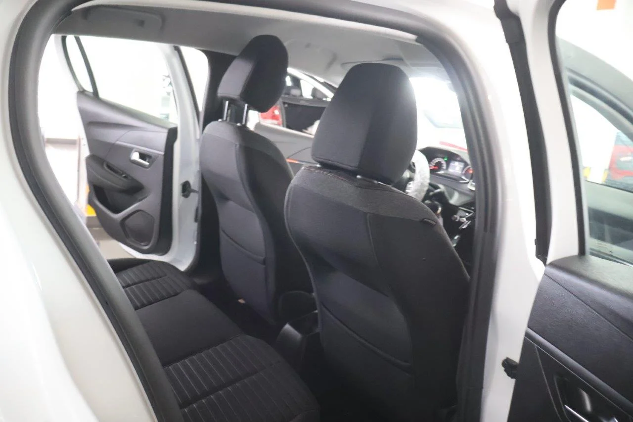 Peugeot 208 - View model 29