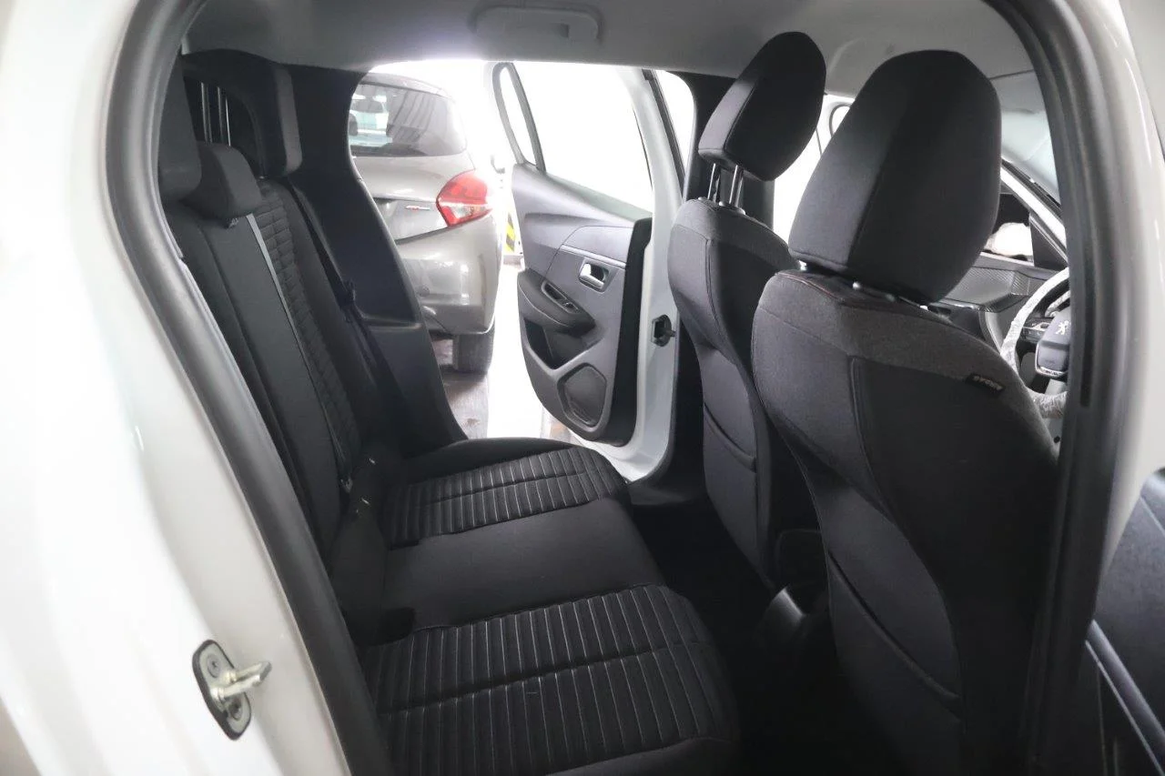 Peugeot 208 - View model 30