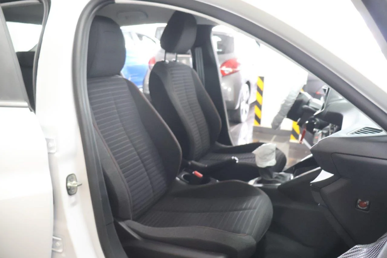 Peugeot 208 - View model 31