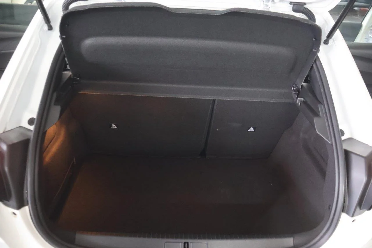 Peugeot 208 - View model 33