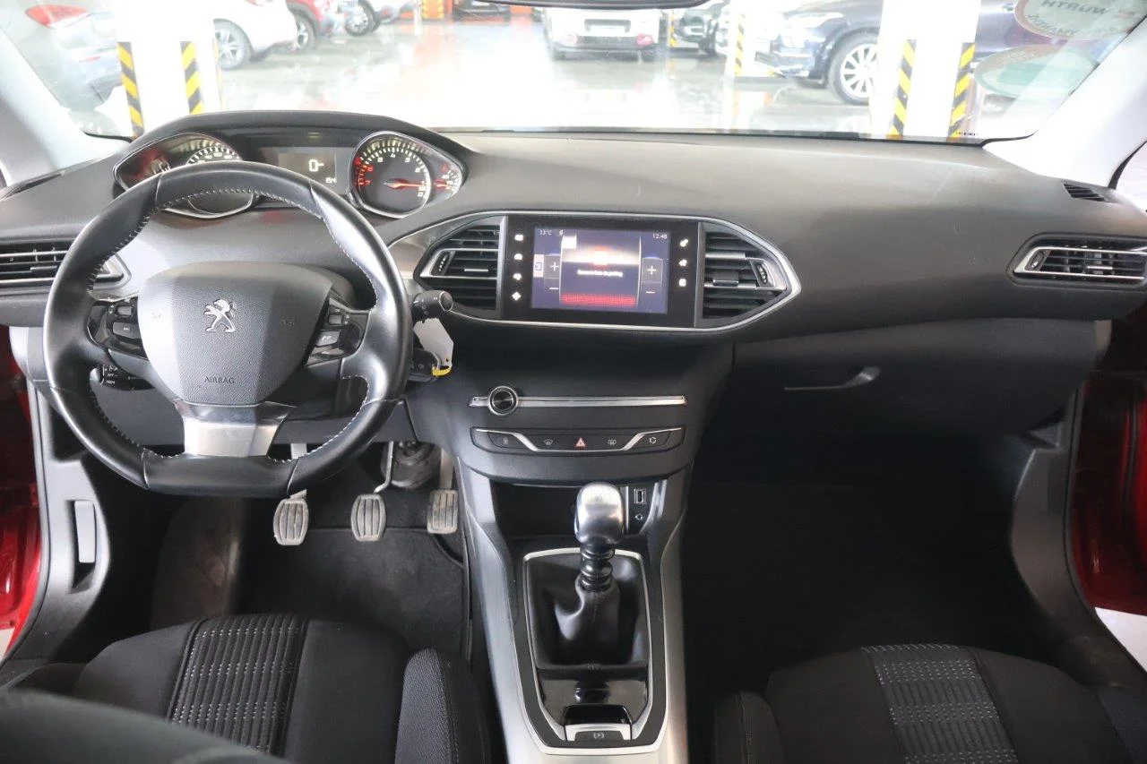 Peugeot 308 - View model 19