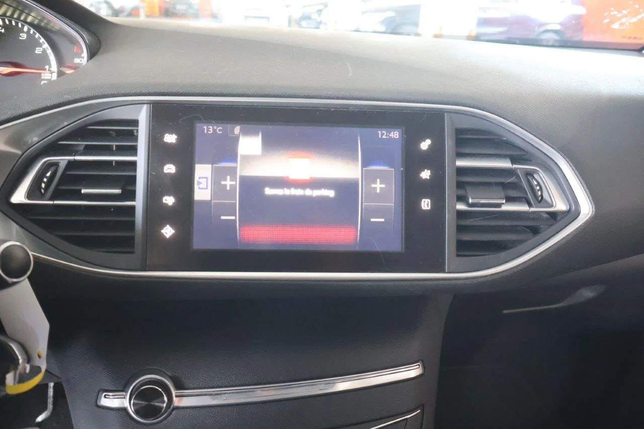 Peugeot 308 - View model 20