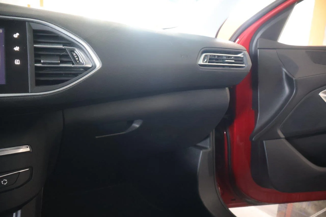 Peugeot 308 - View model 24